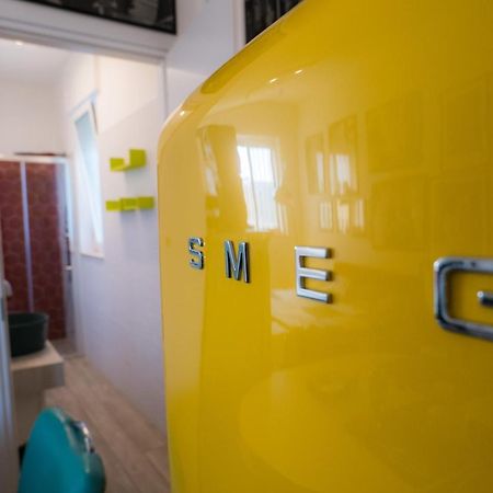 Hollywood Apartment Near Station With Parking Бари Экстерьер фото